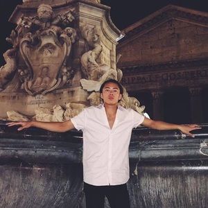 Meet your Posher, Christian